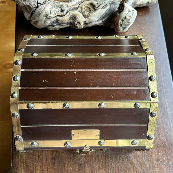 Vintage Treasure Chest Jewelry Box Japan red lining in drawer - Picture 6 of 15